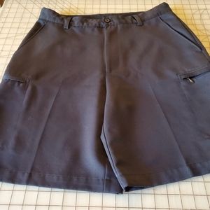 Mens Izod Black Golf Shorts in size 33